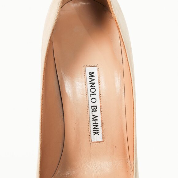 Manolo Blahnik BB Beige Suede Pointed-Toe Pumps - Picture 8 of 8